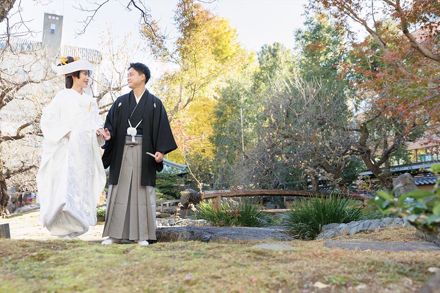 ワイングラスで乾杯